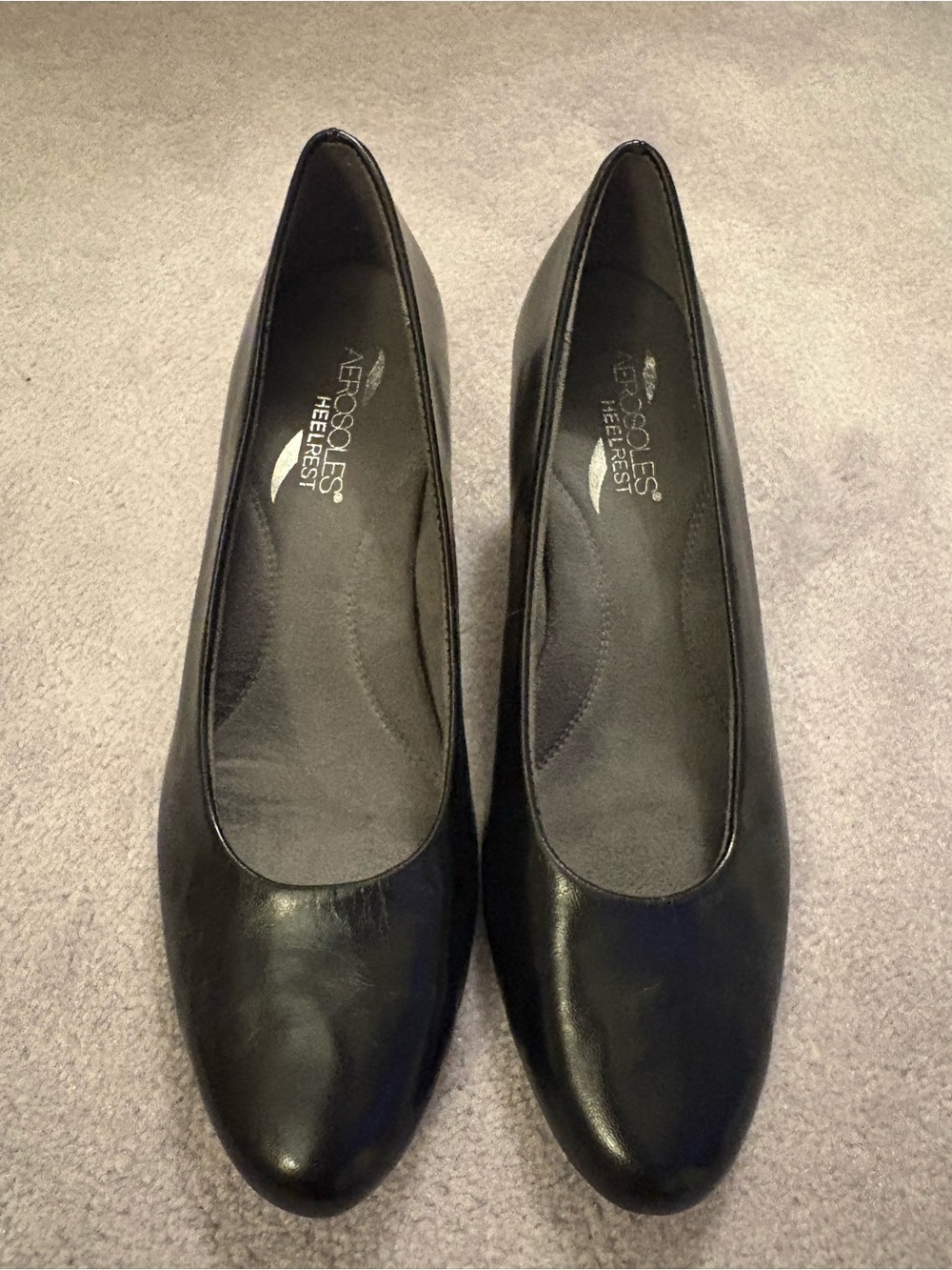 Aerosols Heel Rest Black Leather Round-Toe Pumps